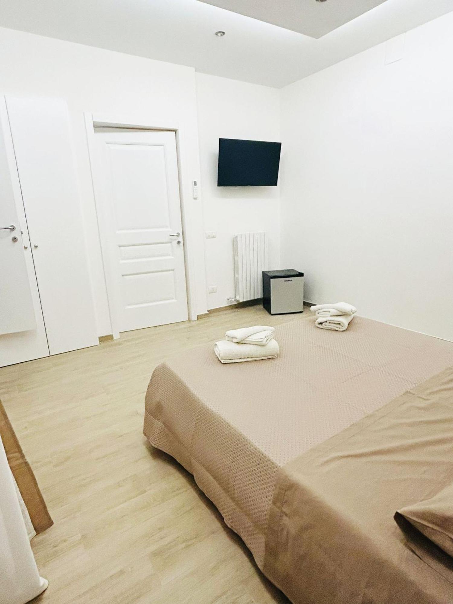 Bed E Suite Domar Бриндизи Экстерьер фото